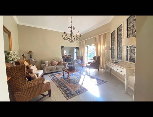 7 BEDROOM FREEHOLD FOR SALE IN SIGNAL HILL